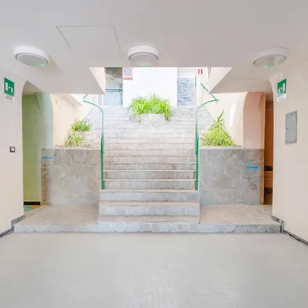 Amazing In With 2 Bedrooms *