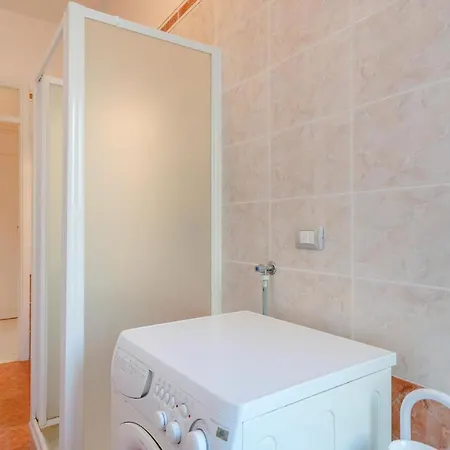 Amazing In With 2 Bedrooms