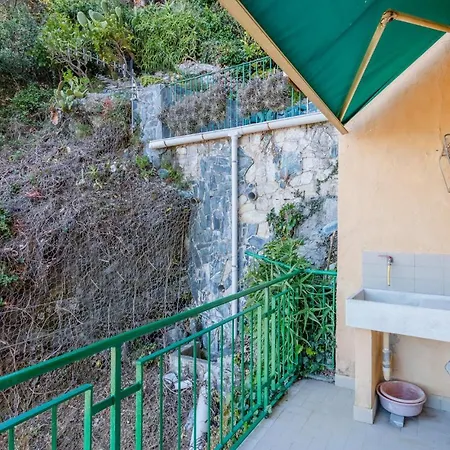 Amazing In With 2 Bedrooms Apartment Levanto