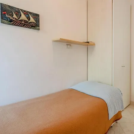 Amazing In With 2 Bedrooms Apartment Levanto